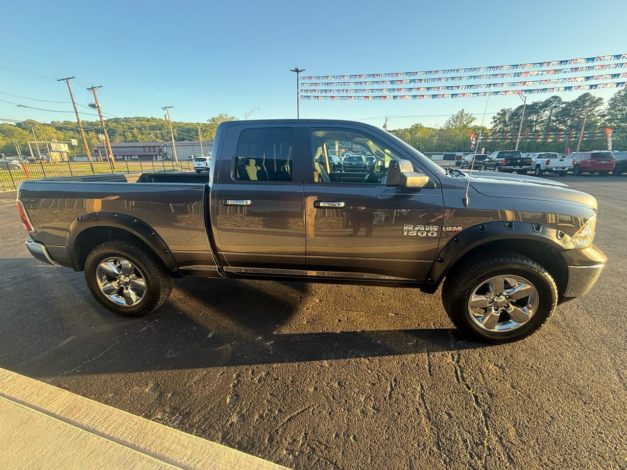 RAM 1500 SLT Quad Cab 4WD 2017
