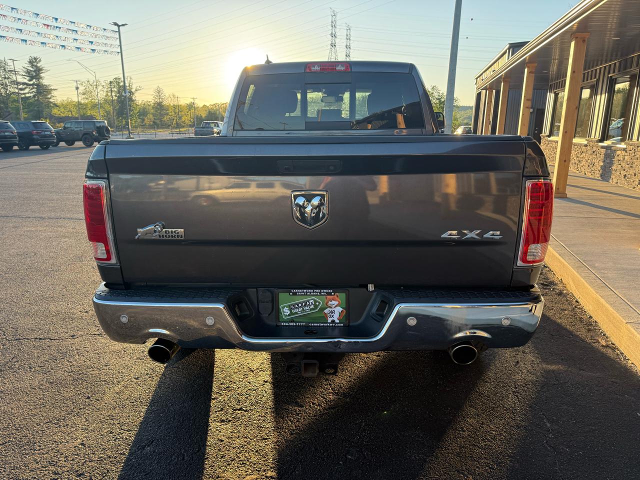 RAM 1500 SLT Quad Cab 4WD 2017