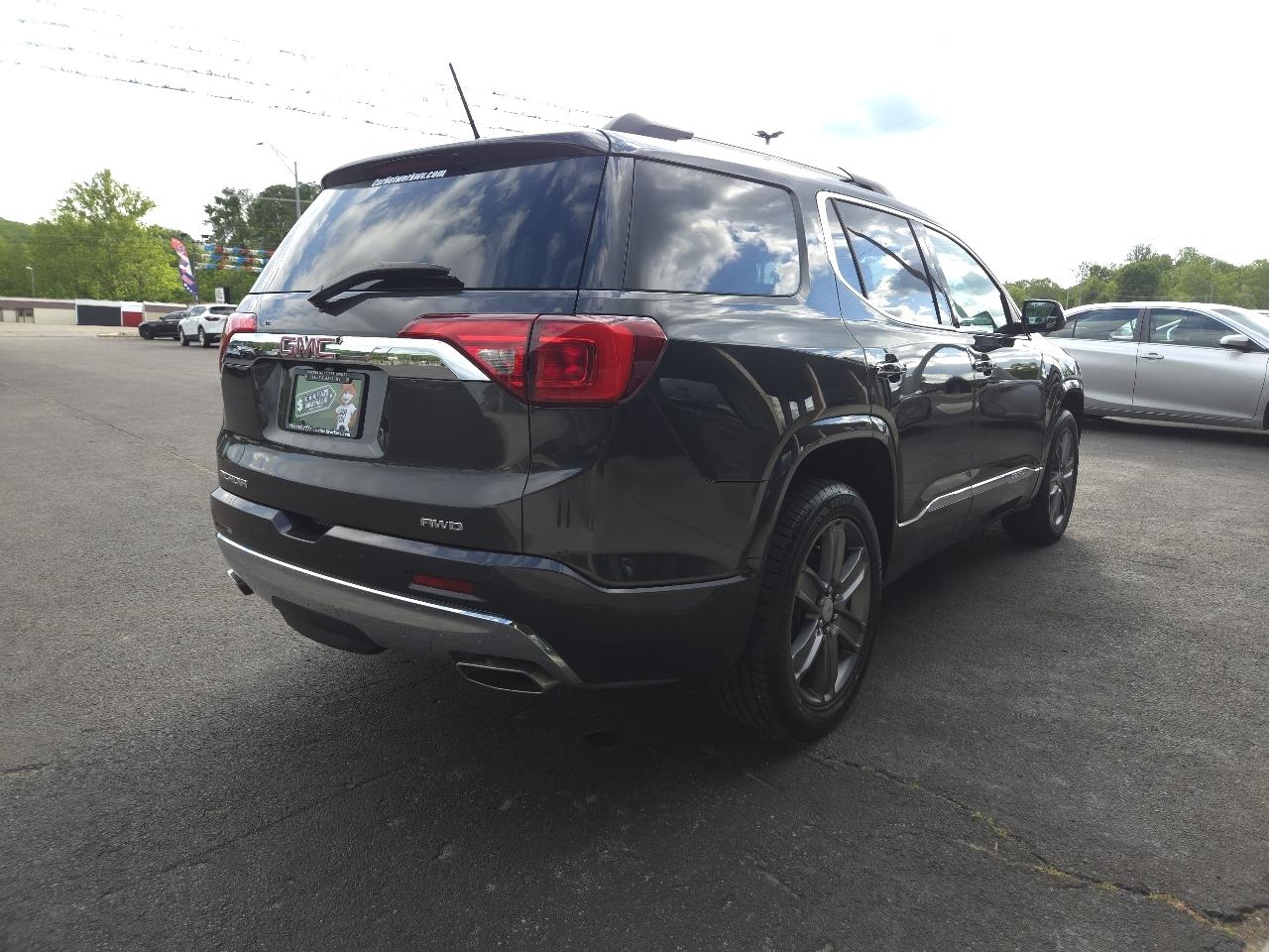 GMC Acadia Denali AWD 2017