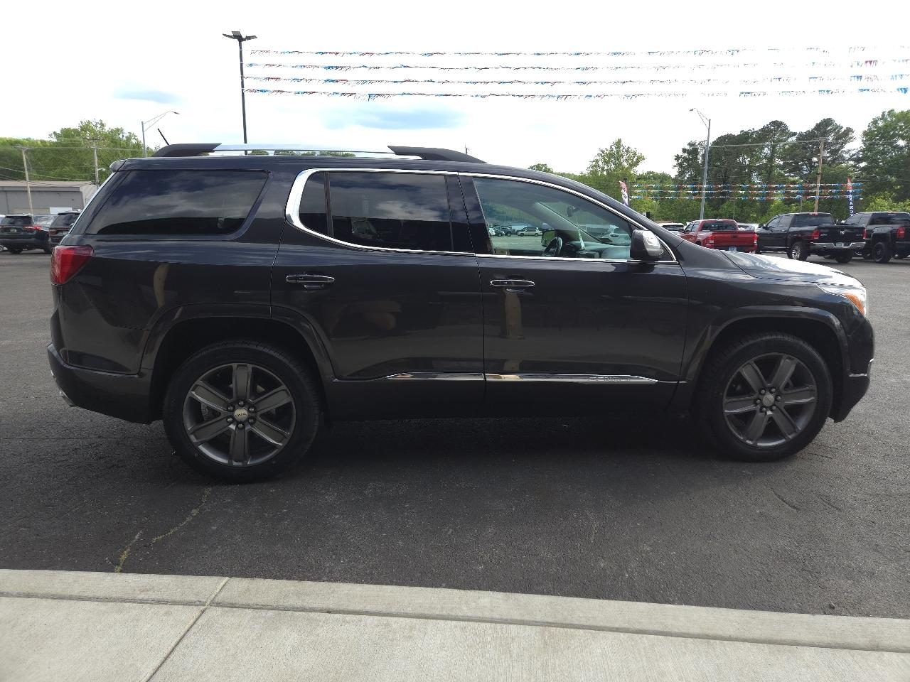 GMC Acadia Denali AWD 2017