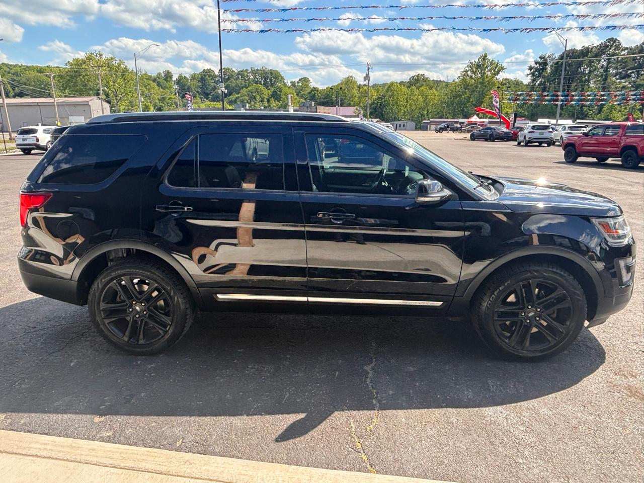 Ford Explorer XLT 4WD 2017