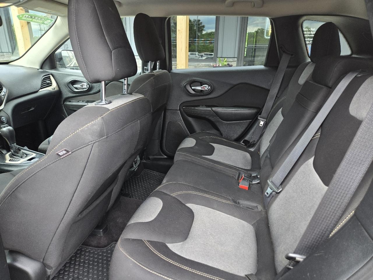 Jeep Cherokee Sport 4WD 2016