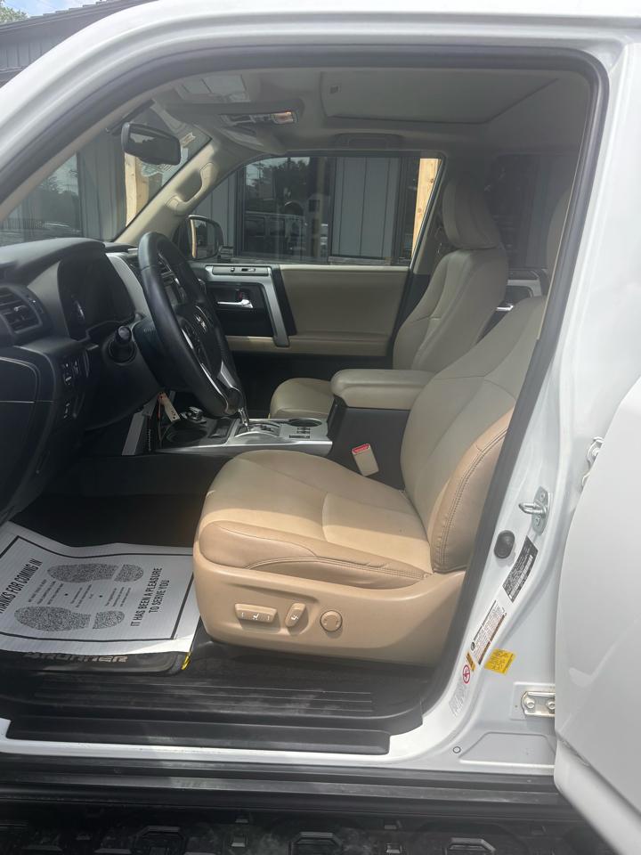 Toyota 4Runner SR5 4WD 2016