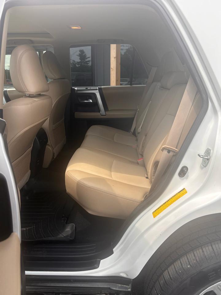 Toyota 4Runner SR5 4WD 2016