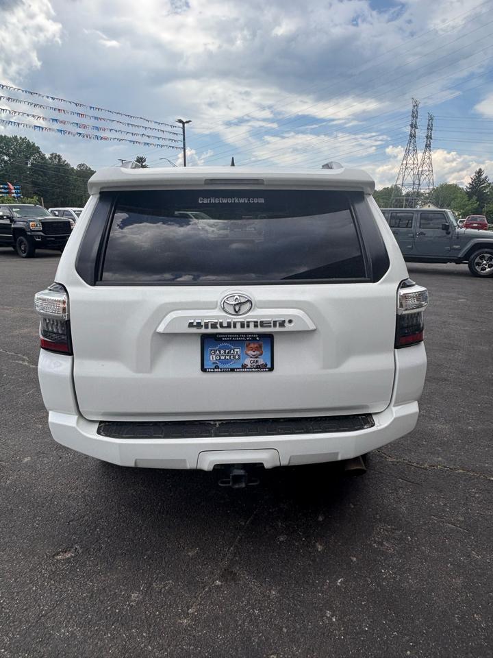 Toyota 4Runner SR5 4WD 2016