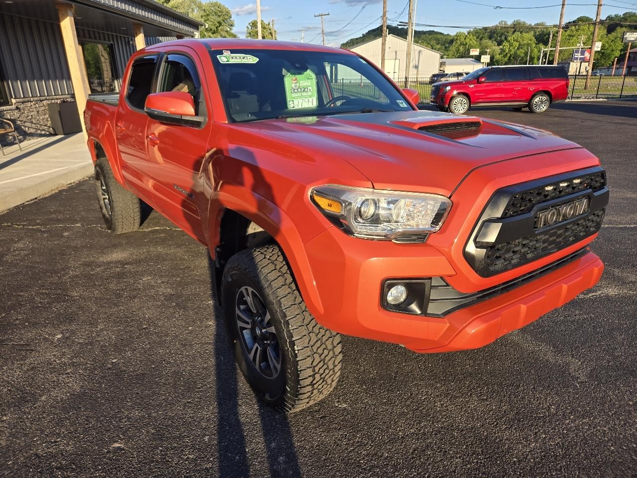 Toyota Tacoma SR5 Double Cab Long Bed V6 6AT 4WD 2018