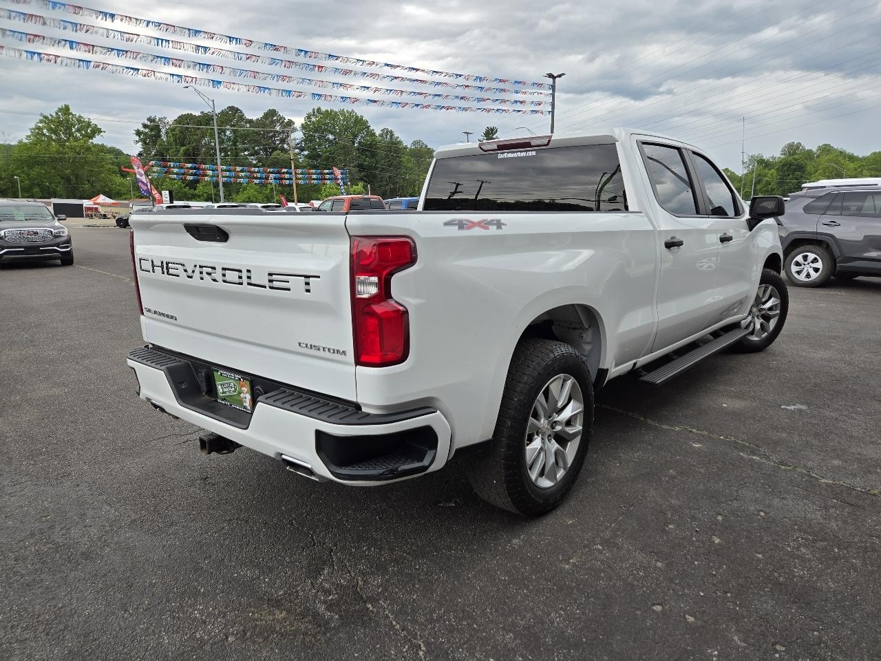 Chevrolet Silverado 1500 Custom Crew Cab Long Box 4WD 2020