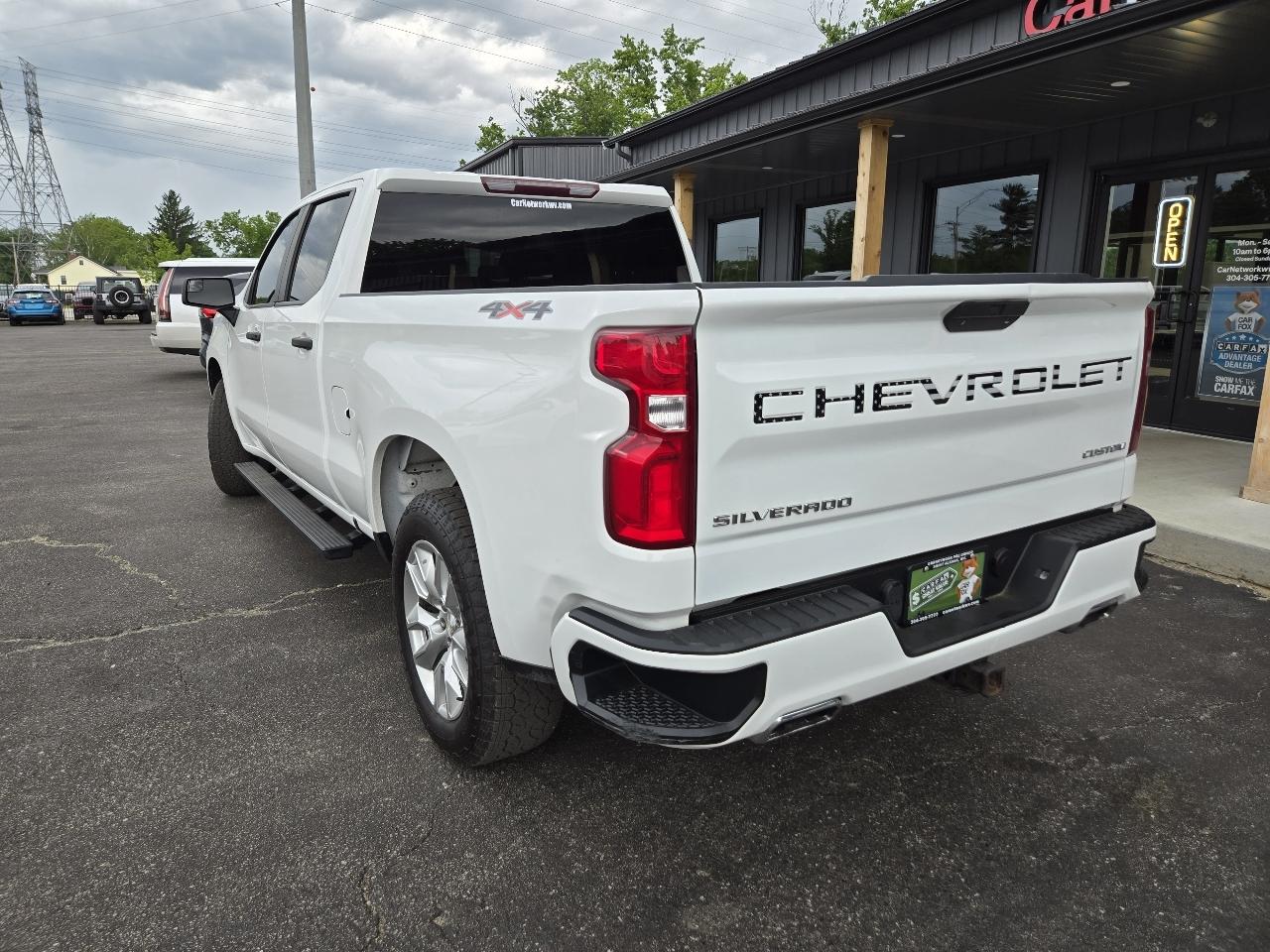 Chevrolet Silverado 1500 Custom Crew Cab Long Box 4WD 2020