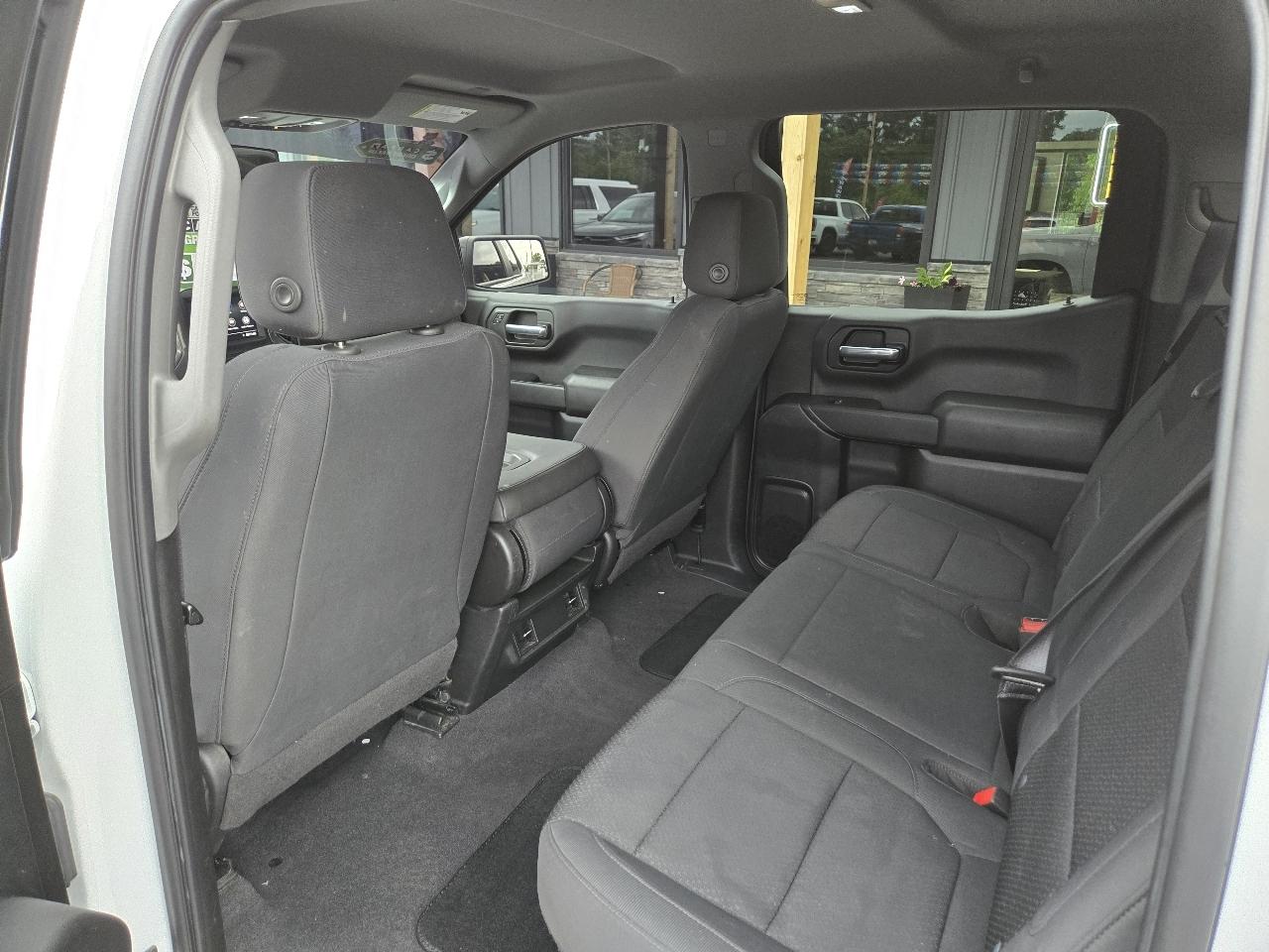 Chevrolet Silverado 1500 Custom Crew Cab Long Box 4WD 2020