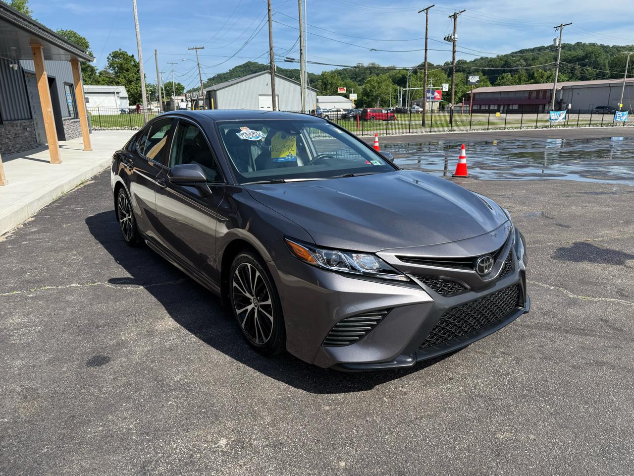Toyota Camry SE 2020