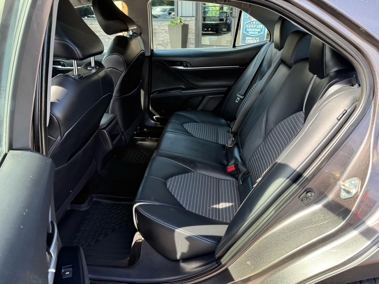 Toyota Camry SE 2020