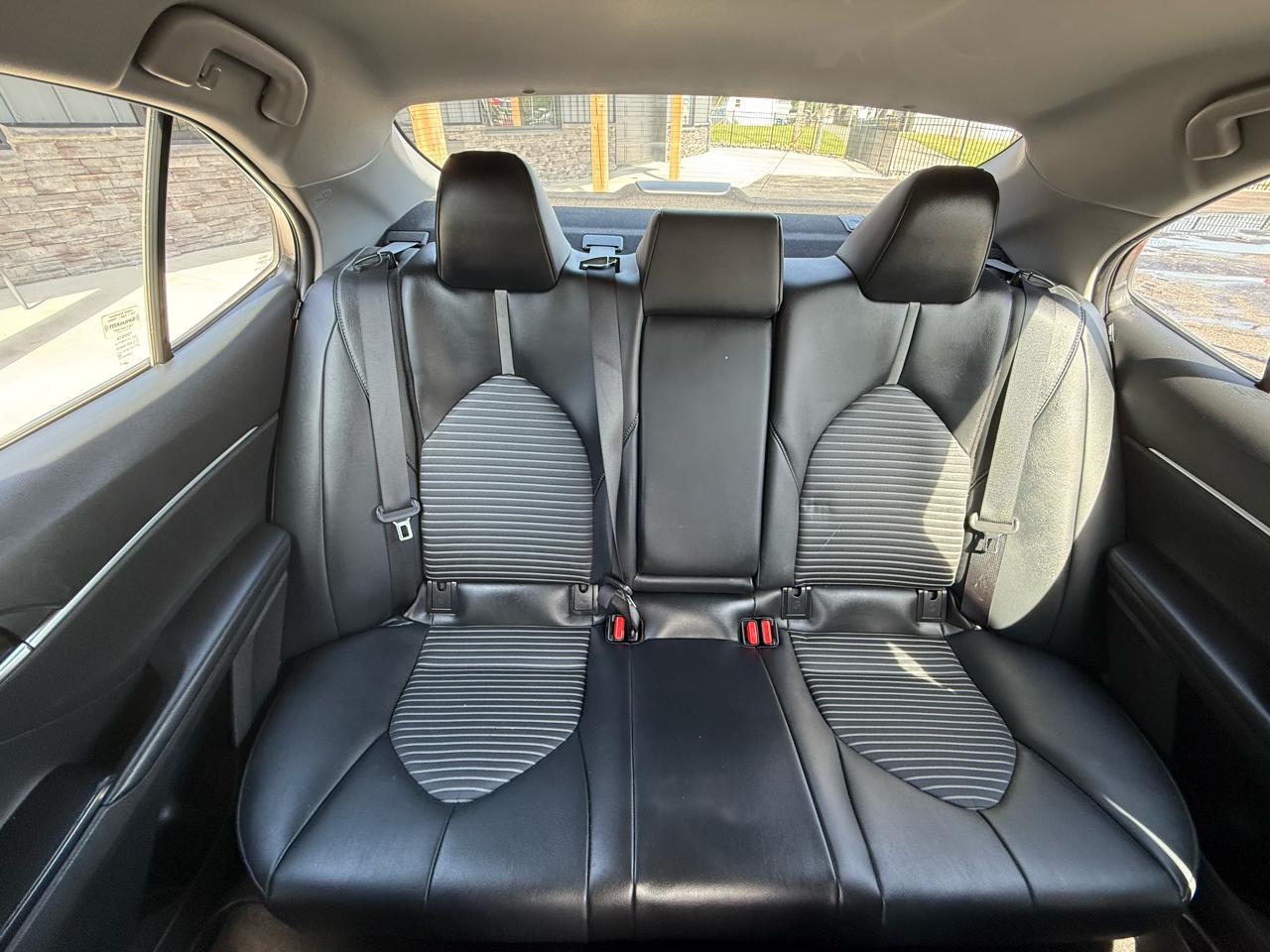Toyota Camry SE 2020