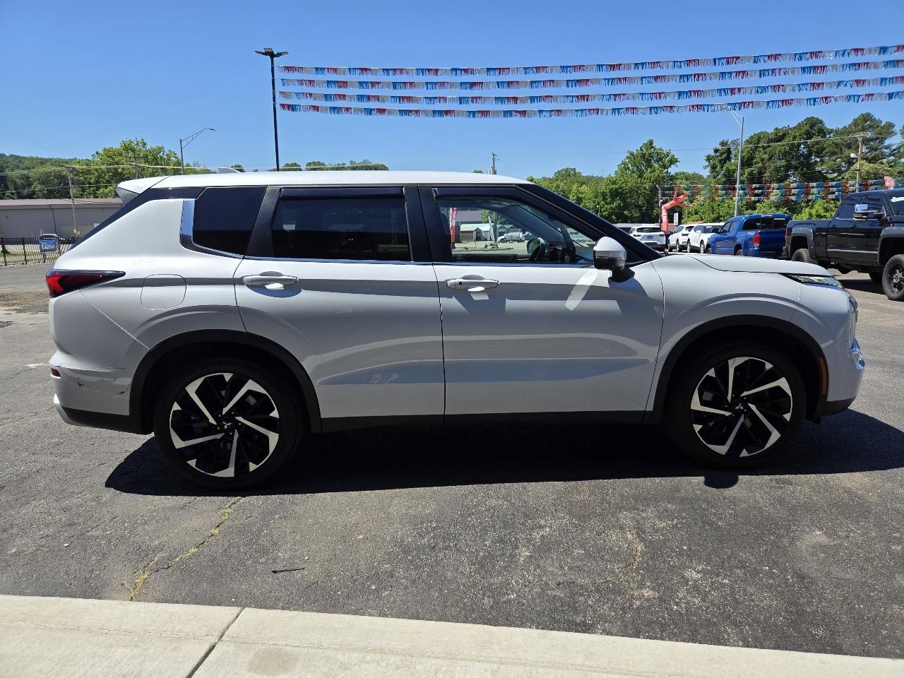 Mitsubishi Outlander SE 4WD 2022
