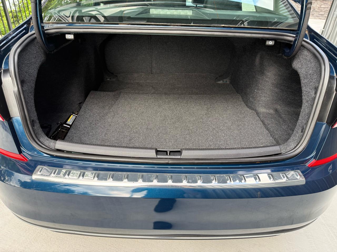 Volkswagen Passat SE 2021