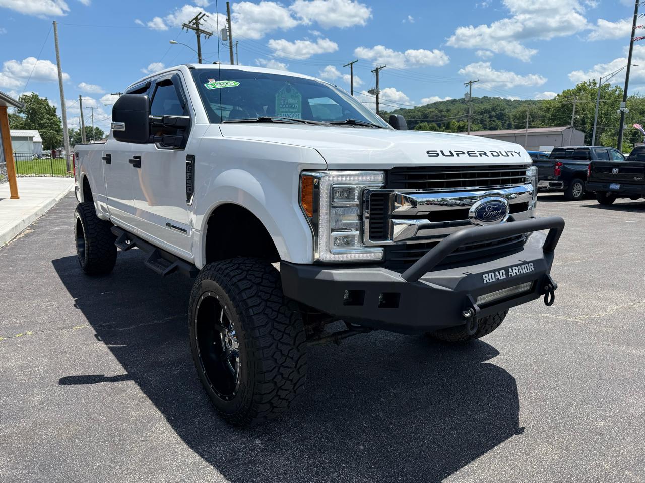 Ford F-250 SD Lariat Crew Cab 4WD 2017