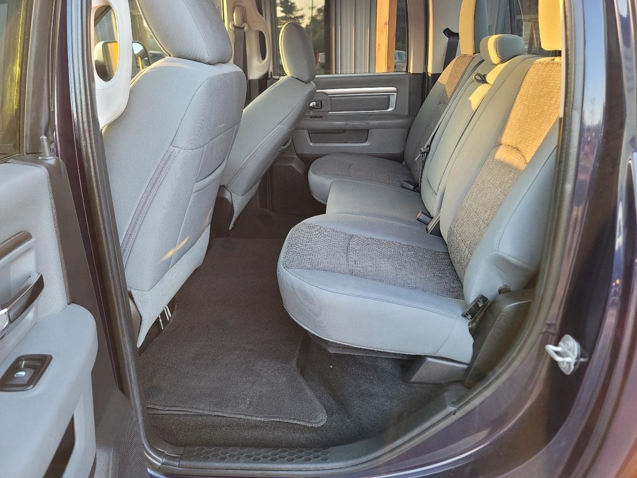 RAM 1500 SLT Crew Cab SWB 4WD 2016