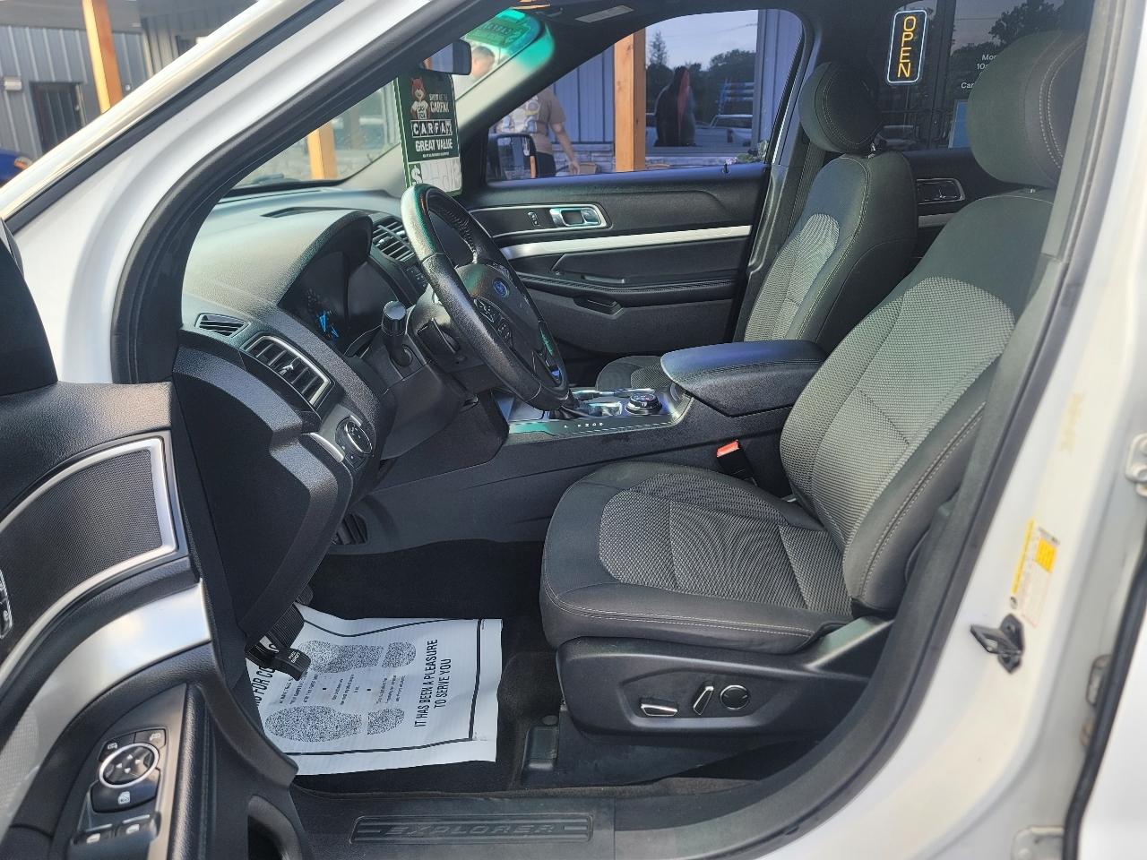 Ford Explorer XLT 4WD 2017
