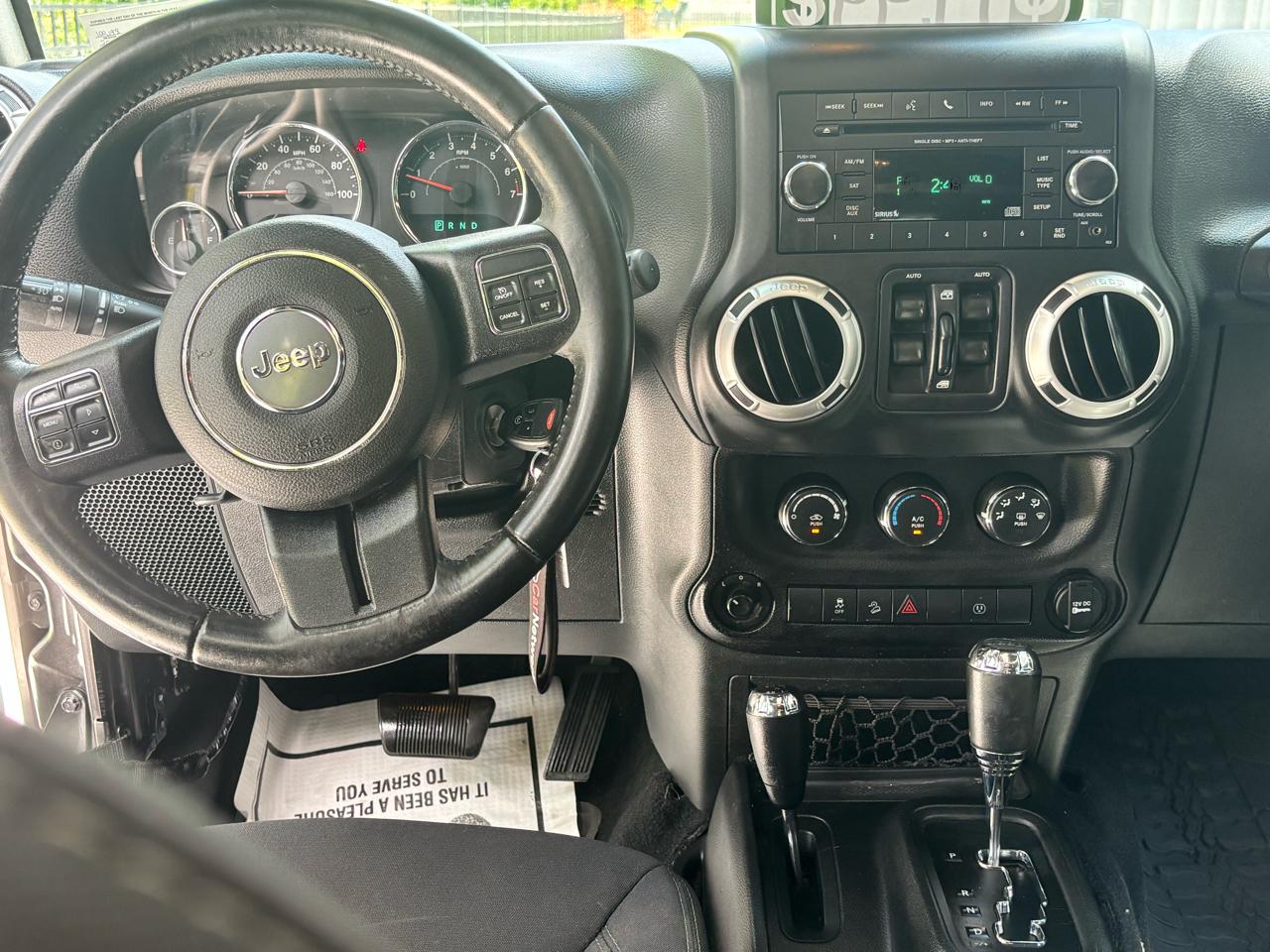 Jeep Wrangler Unlimited Sahara 4WD 2017