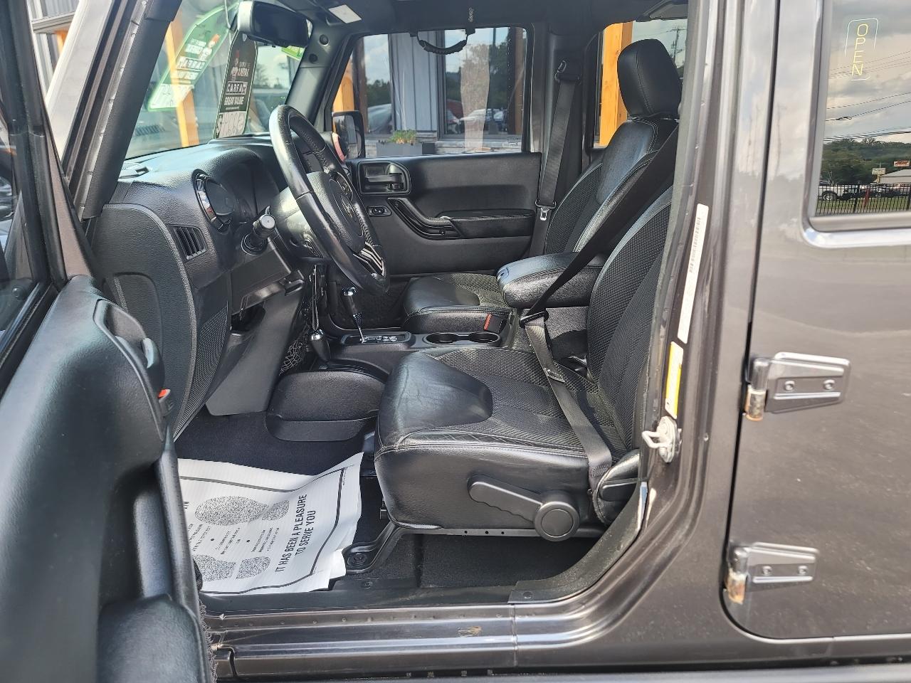 Jeep Wrangler Unlimited Sahara 4WD 2017