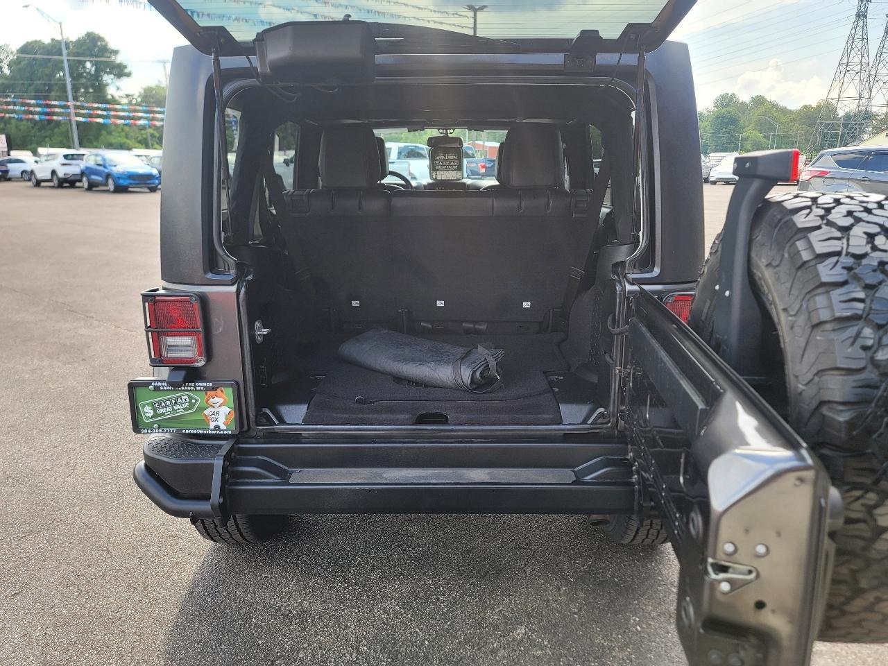 Jeep Wrangler Unlimited Sahara 4WD 2017