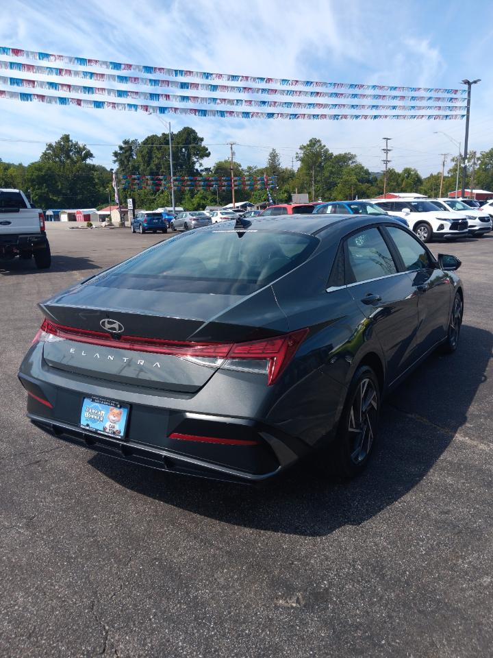 Hyundai Elantra SEL Convenience 2025