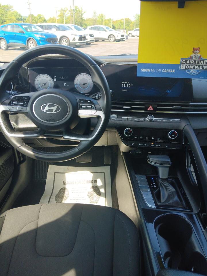 Hyundai Elantra SEL Convenience 2025