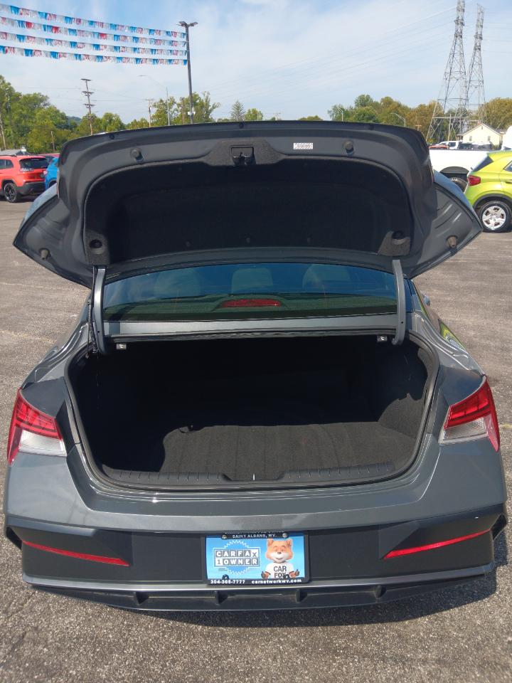 Hyundai Elantra SEL Convenience 2025