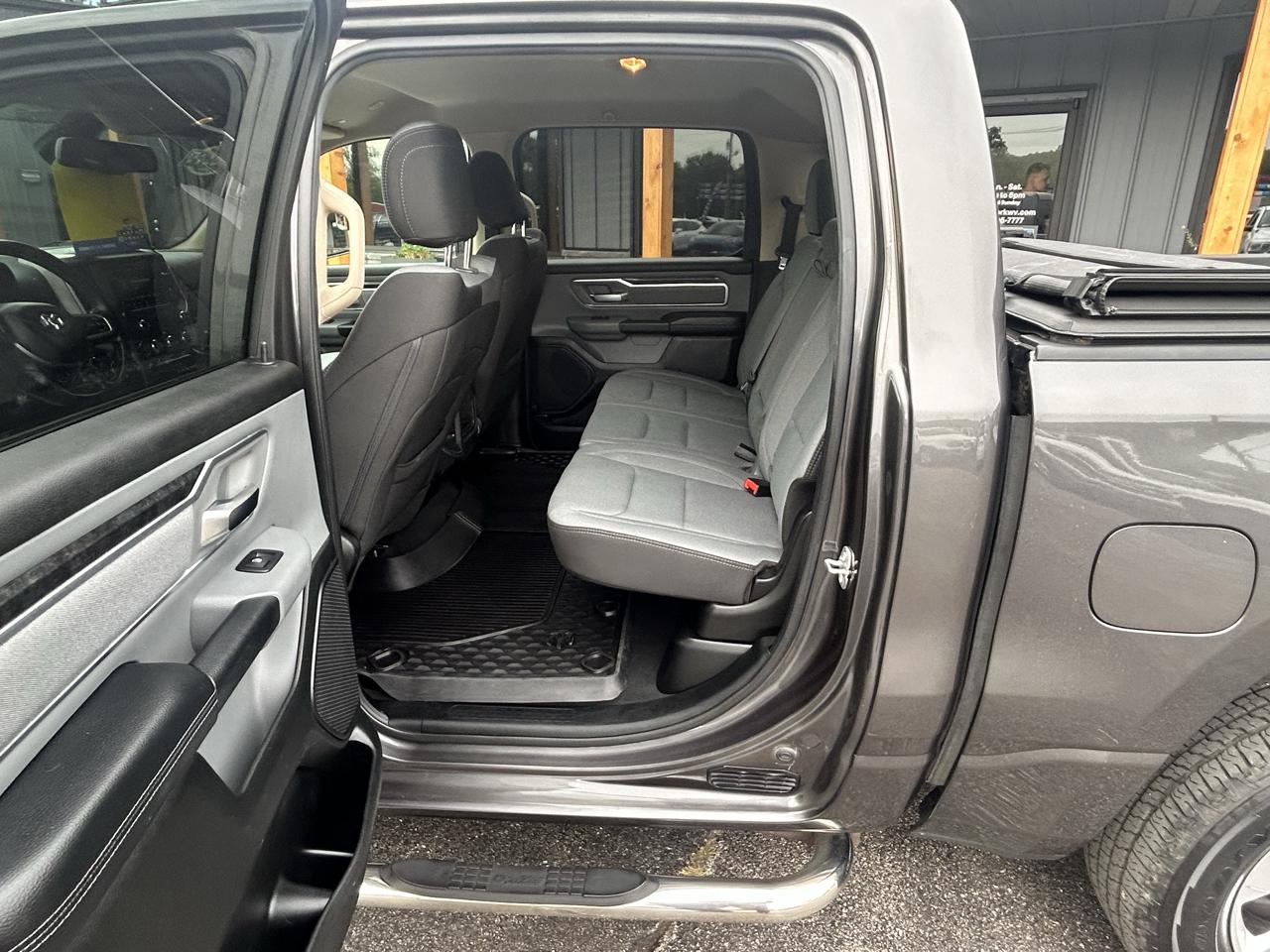 RAM 1500 Big Horn Crew Cab SWB 4WD 2019