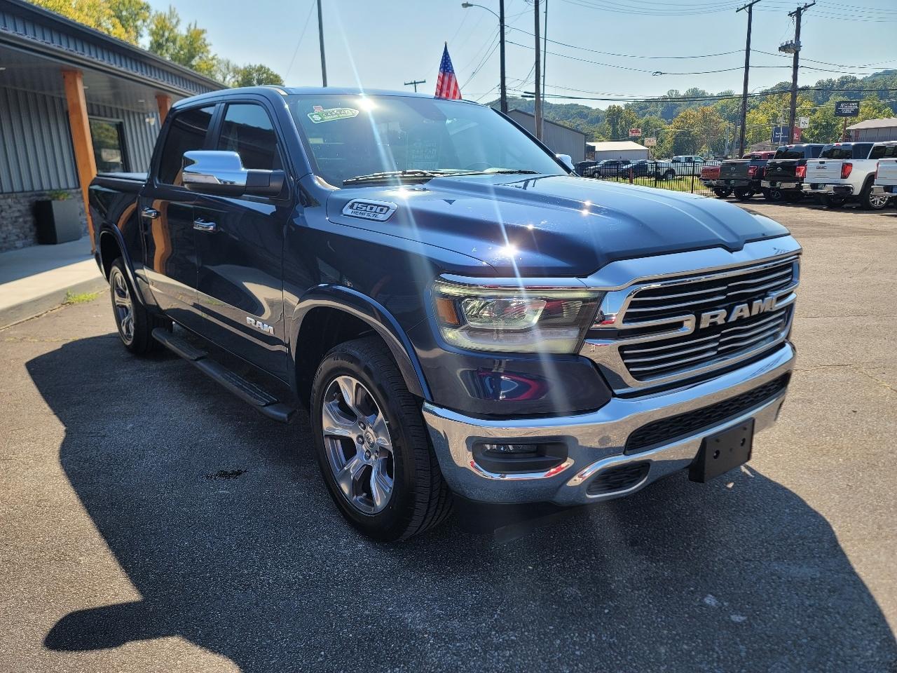 RAM 1500 Laramie Crew Cab SWB 4WD 2020