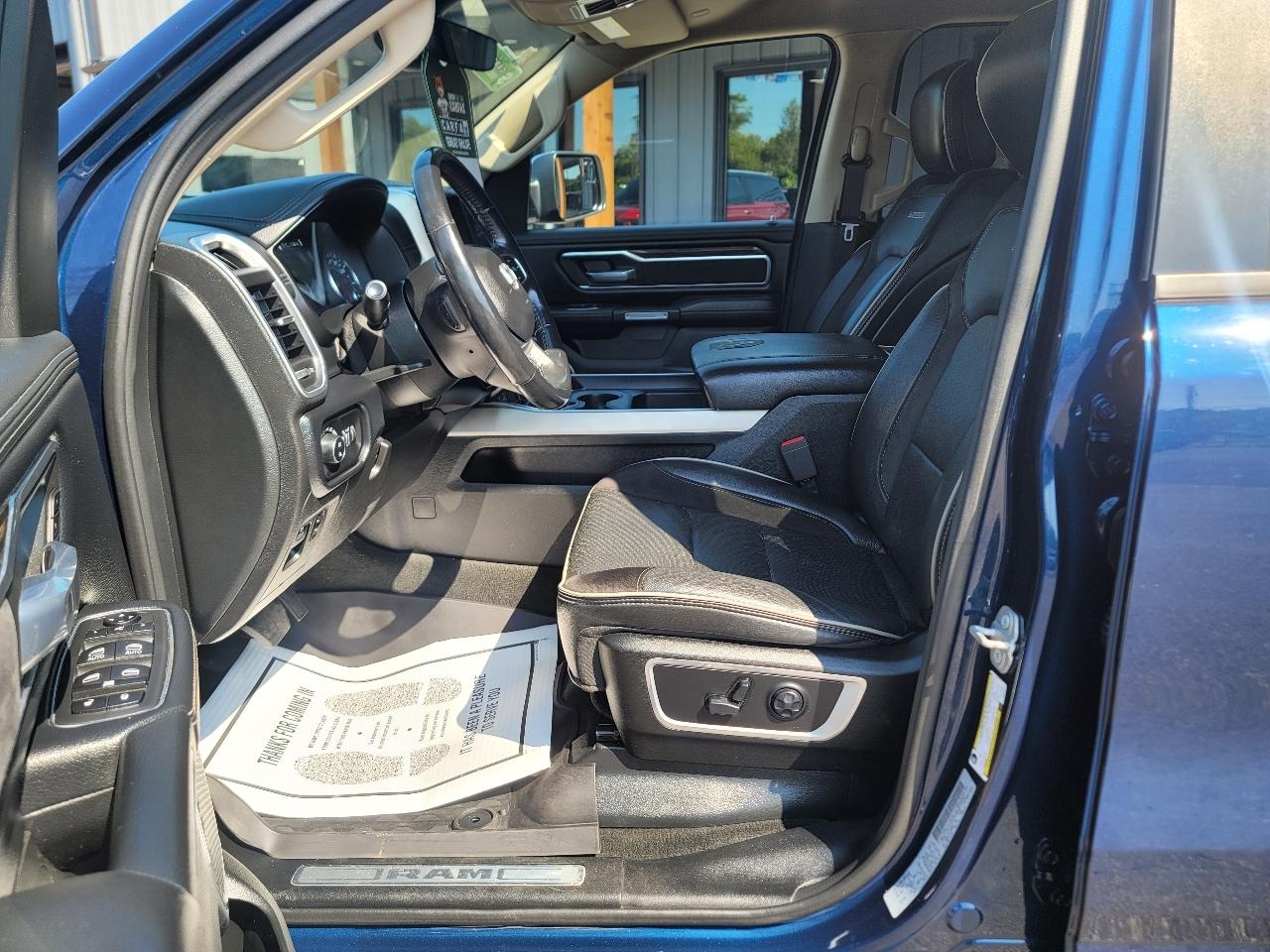 RAM 1500 Laramie Crew Cab SWB 4WD 2020