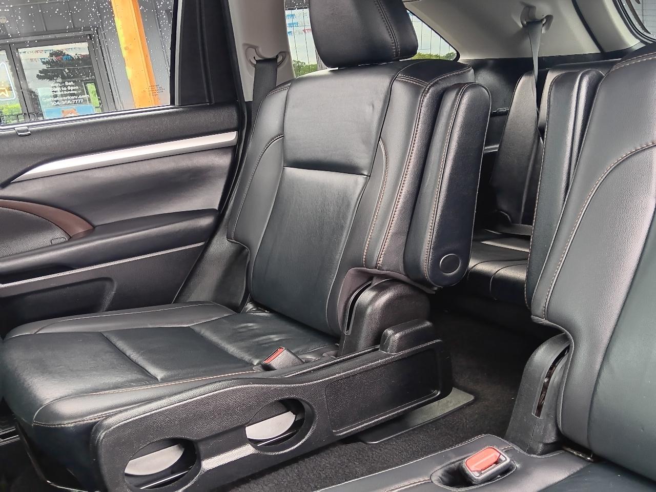 2019 Toyota Highlander XLE - Photo 8