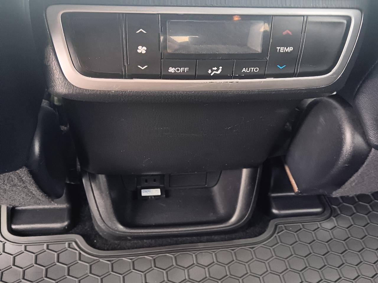 2019 Toyota Highlander XLE - Photo 9