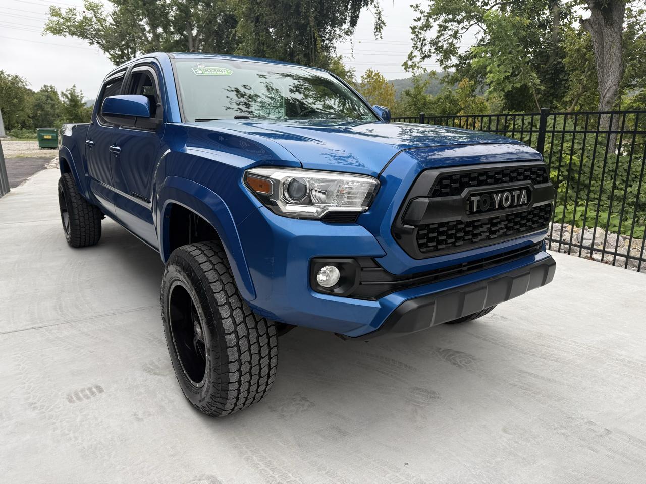 Toyota Tacoma SR5 Double Cab Super Long Bed V6 6AT 4WD 2016