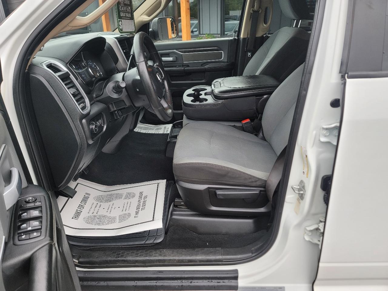 RAM 3500 Big Horn Crew Cab SWB 4WD 2020