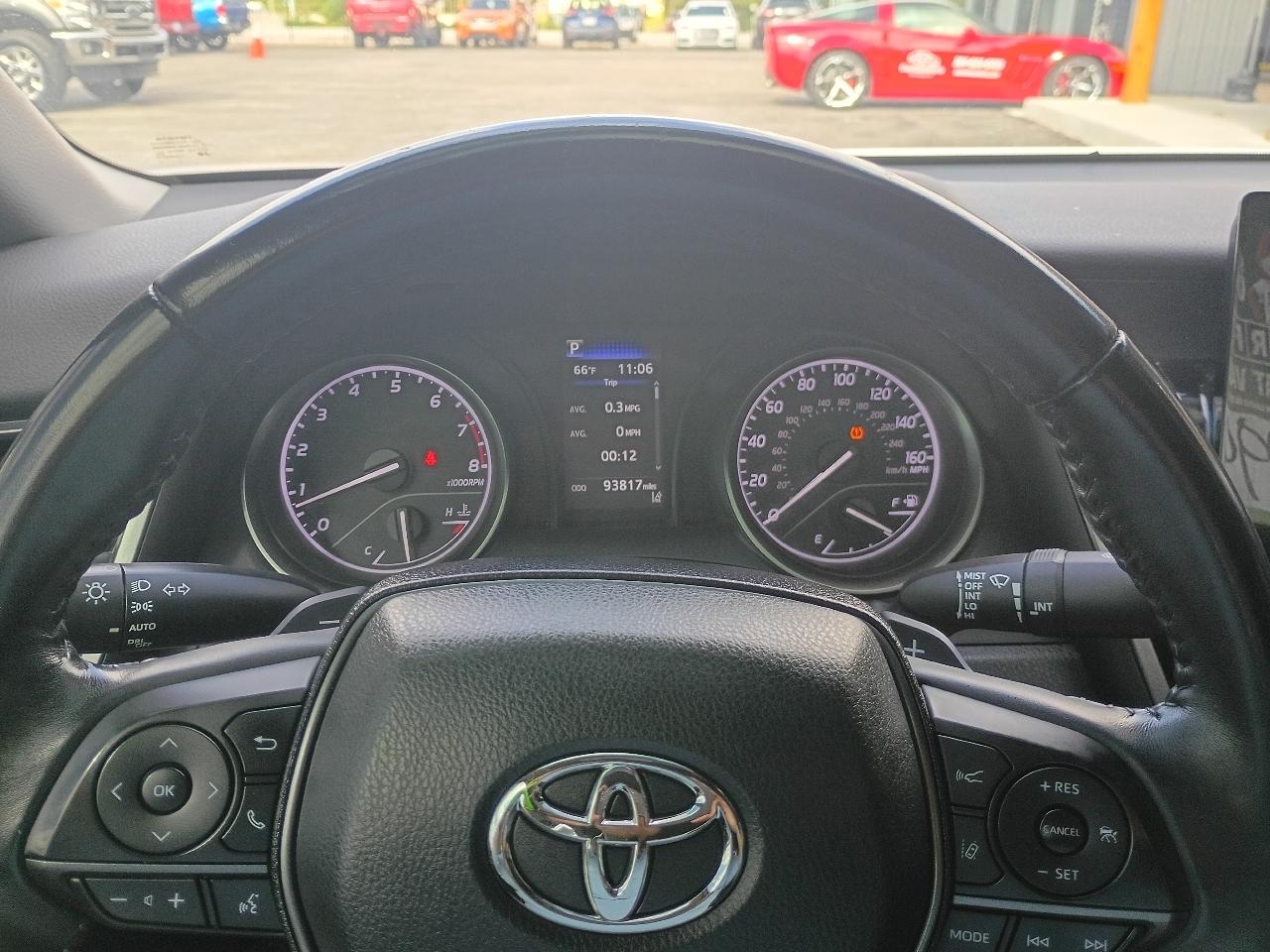 Toyota Camry SE 2021