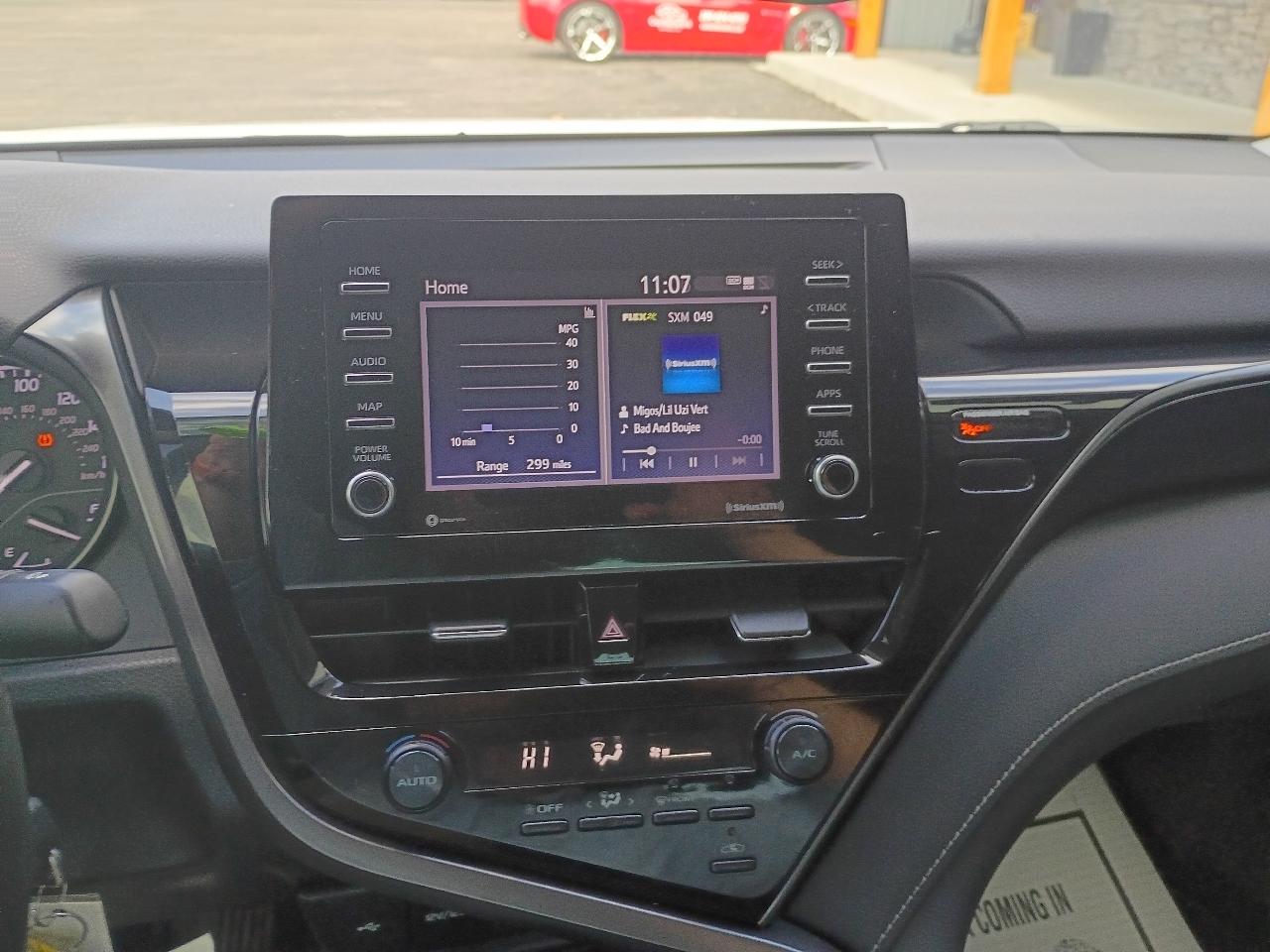 Toyota Camry SE 2021
