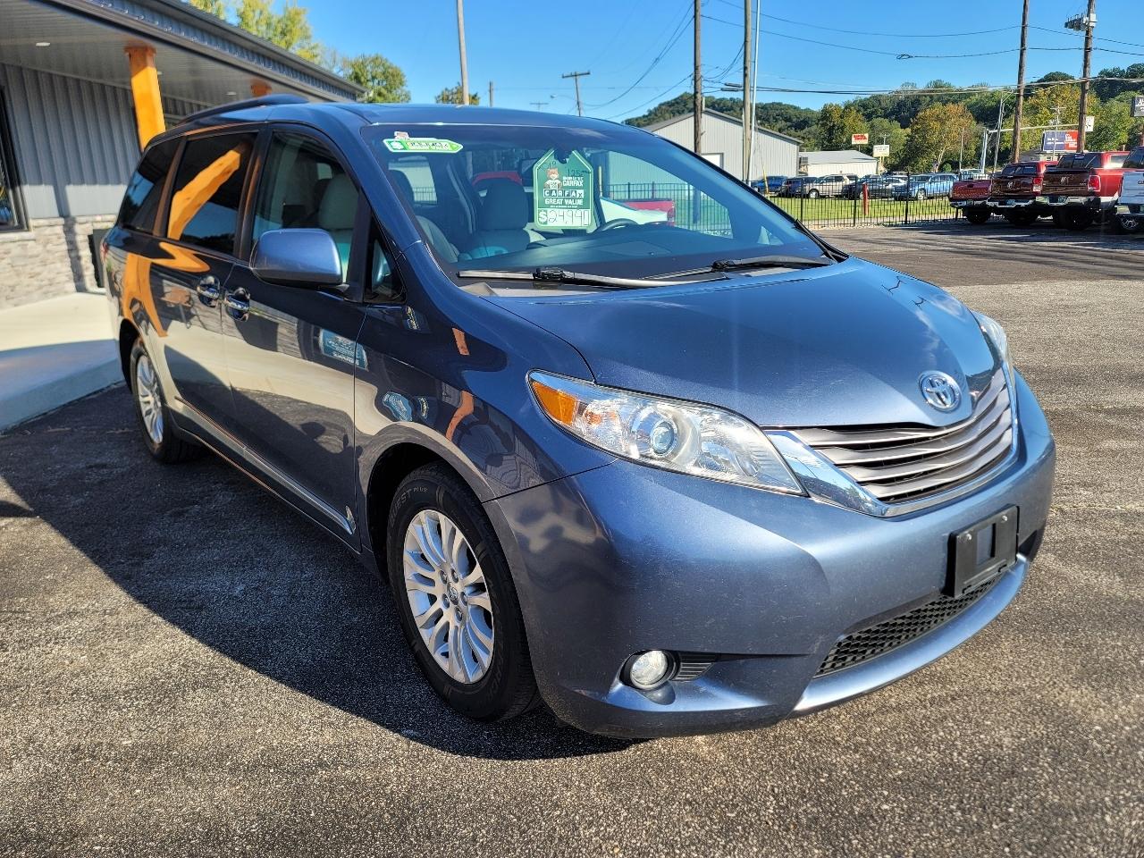 Toyota Sienna XLE FWD 8-Passenger V6 2016