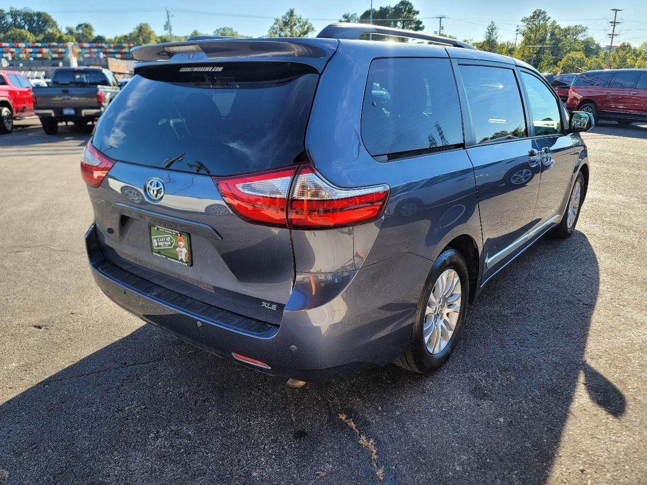 Toyota Sienna XLE FWD 8-Passenger V6 2016