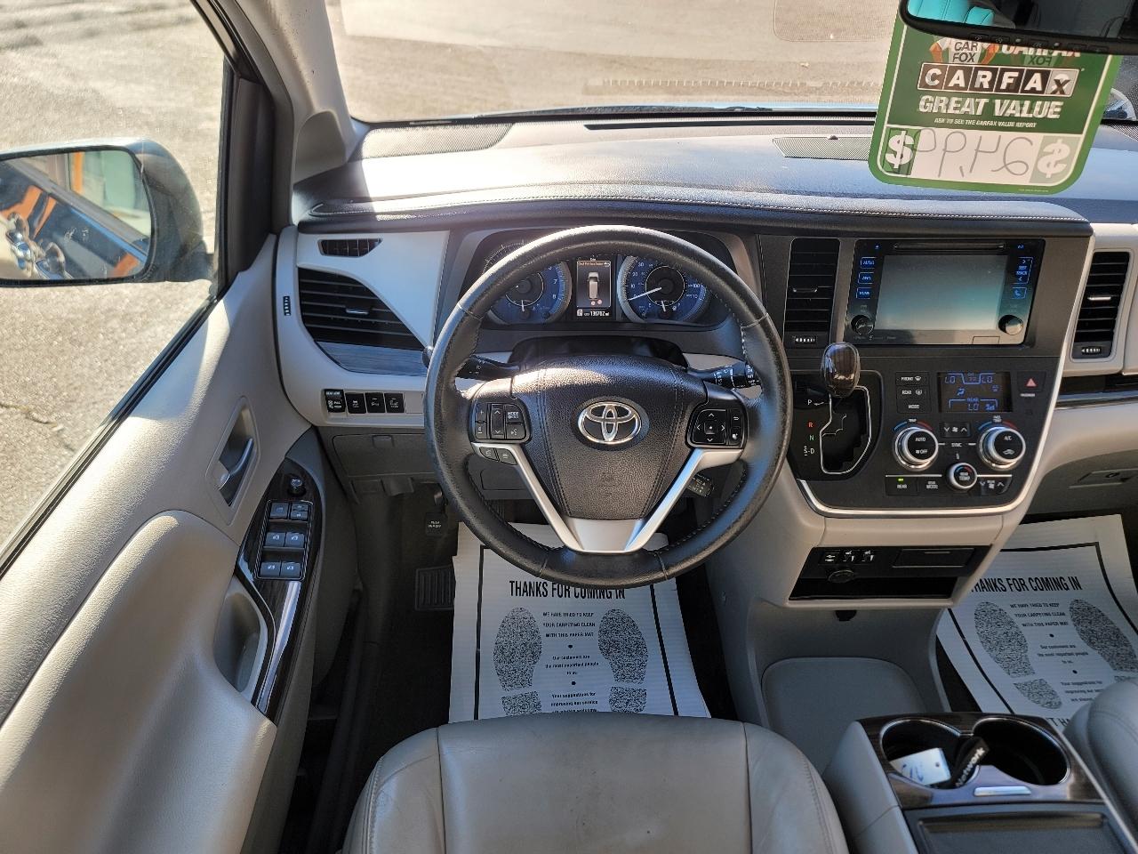 Toyota Sienna XLE FWD 8-Passenger V6 2016