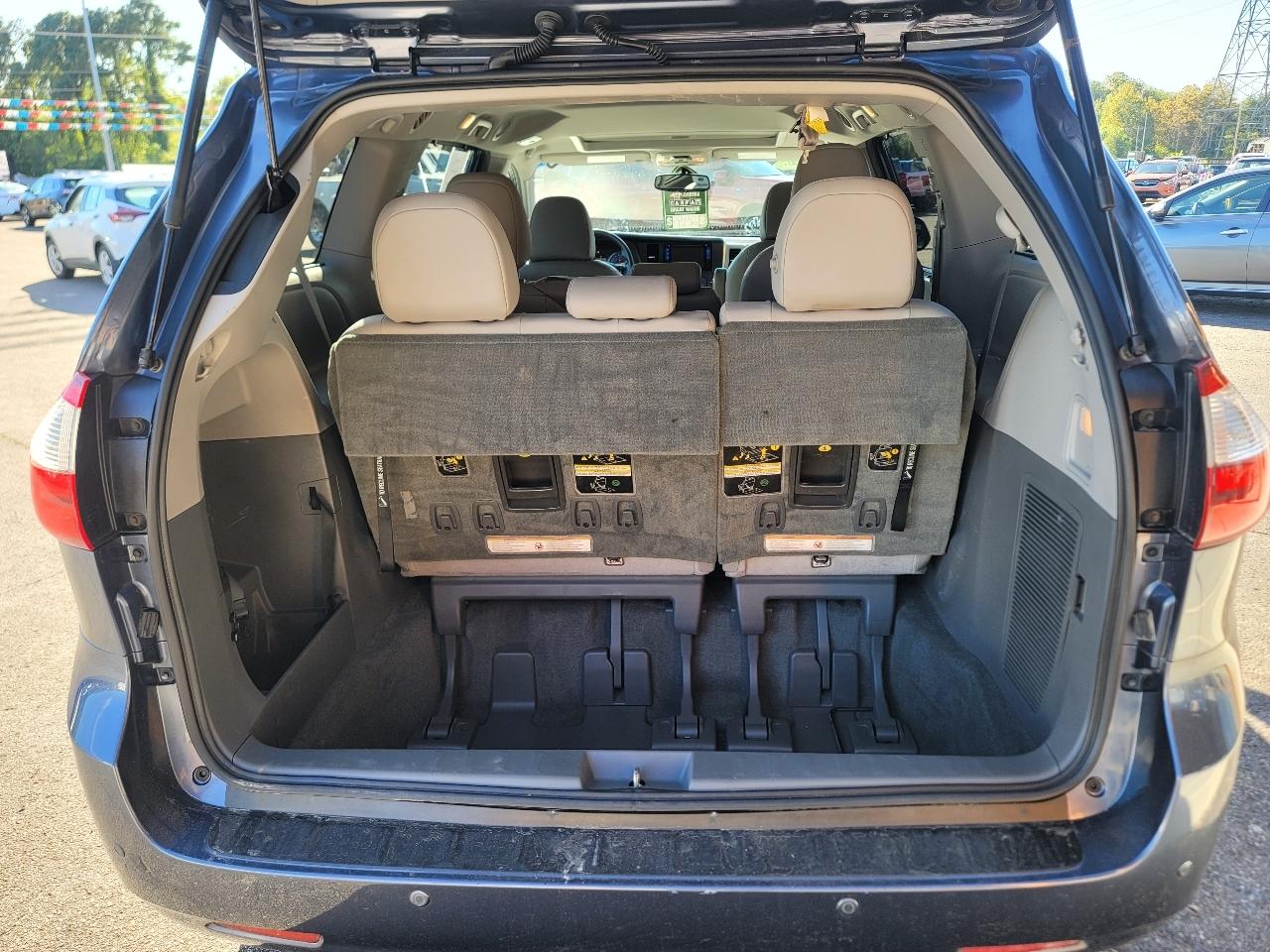 Toyota Sienna XLE FWD 8-Passenger V6 2016