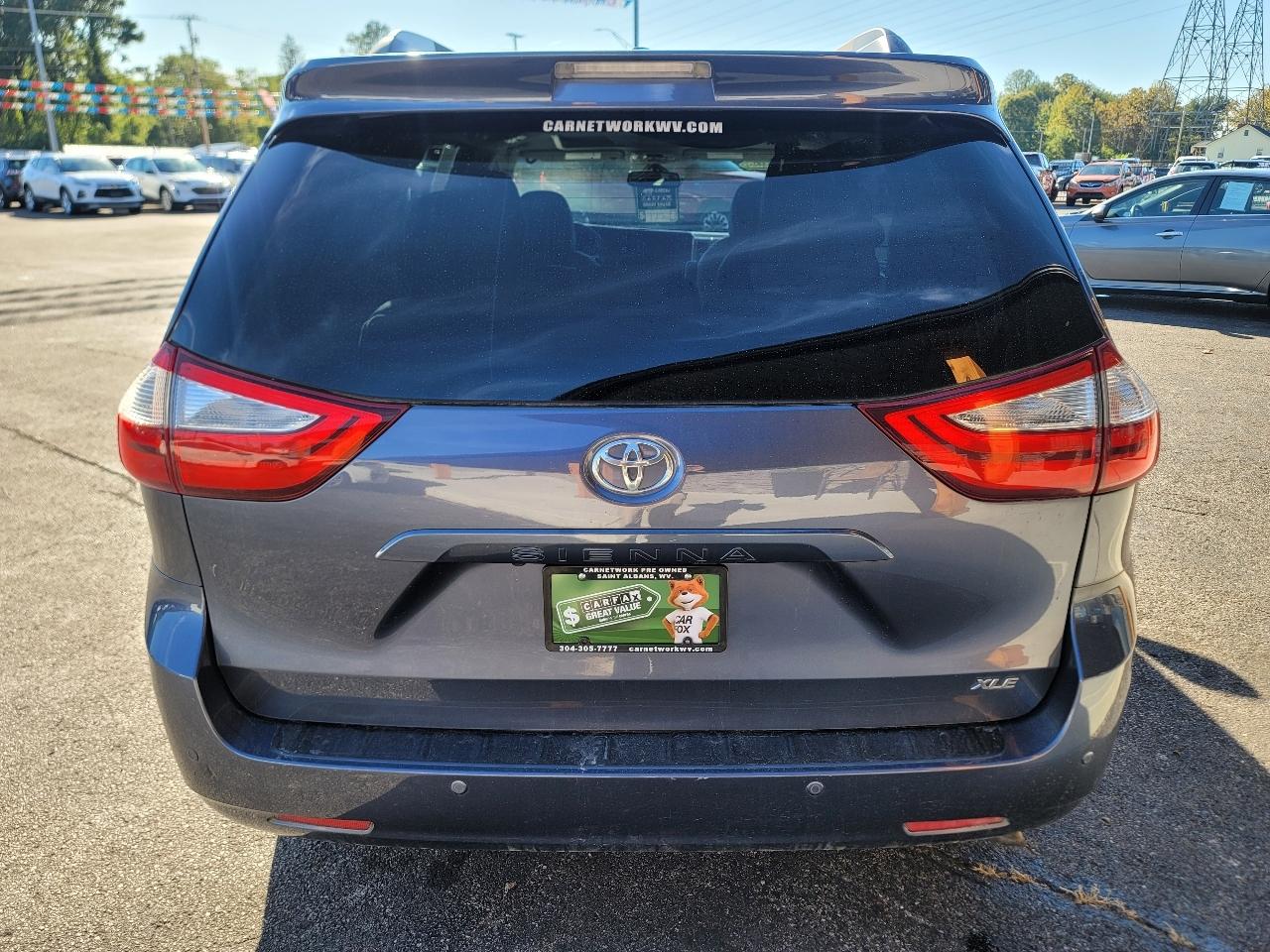 Toyota Sienna XLE FWD 8-Passenger V6 2016