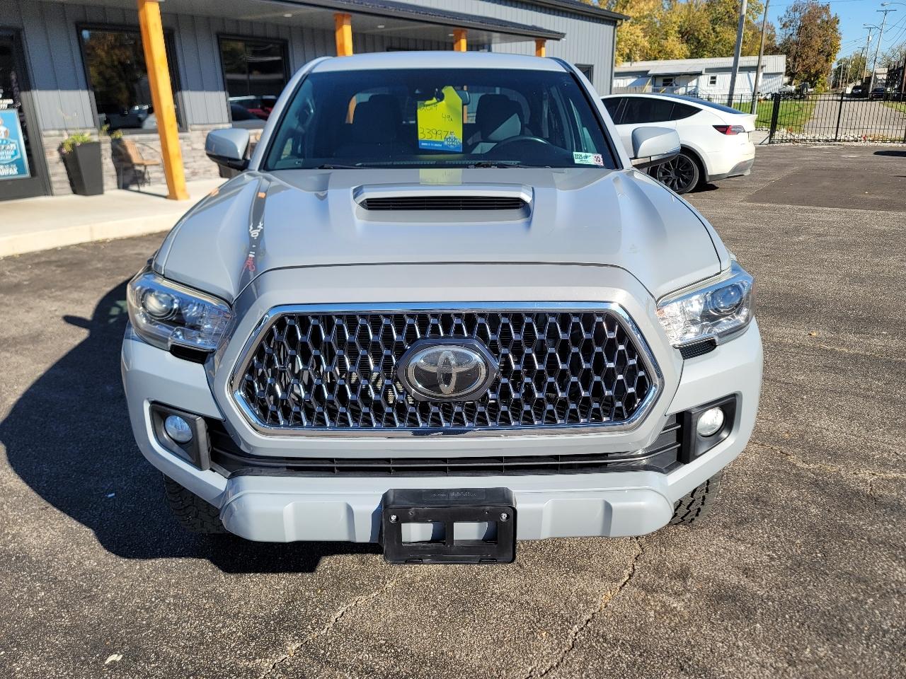 Toyota Tacoma 4WD TRD Sport Double Cab 6' Bed V6 AT (Natl) 2019