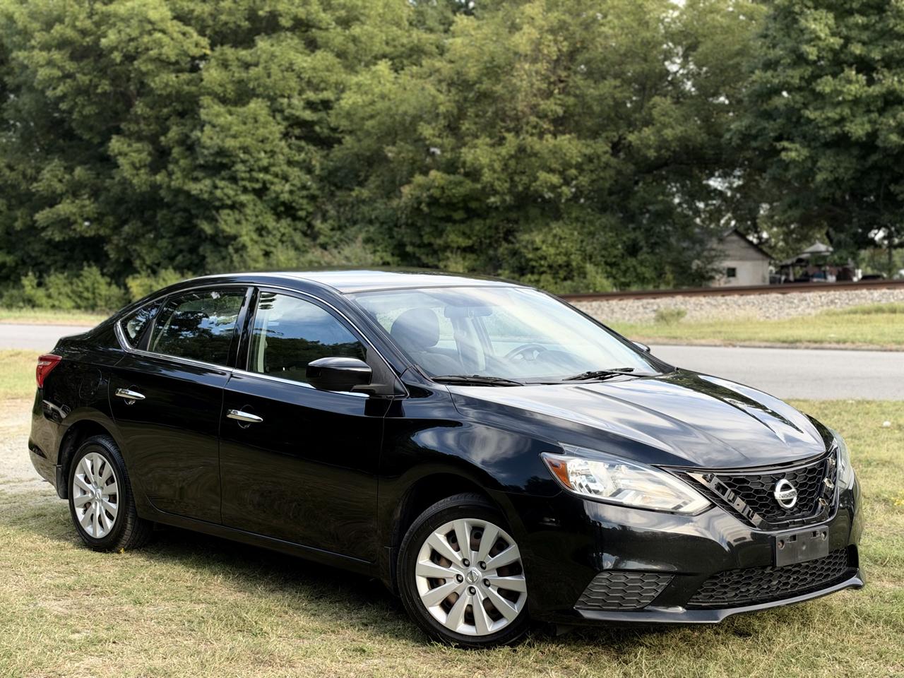 2017 Nissan Sentra S - Photo 6