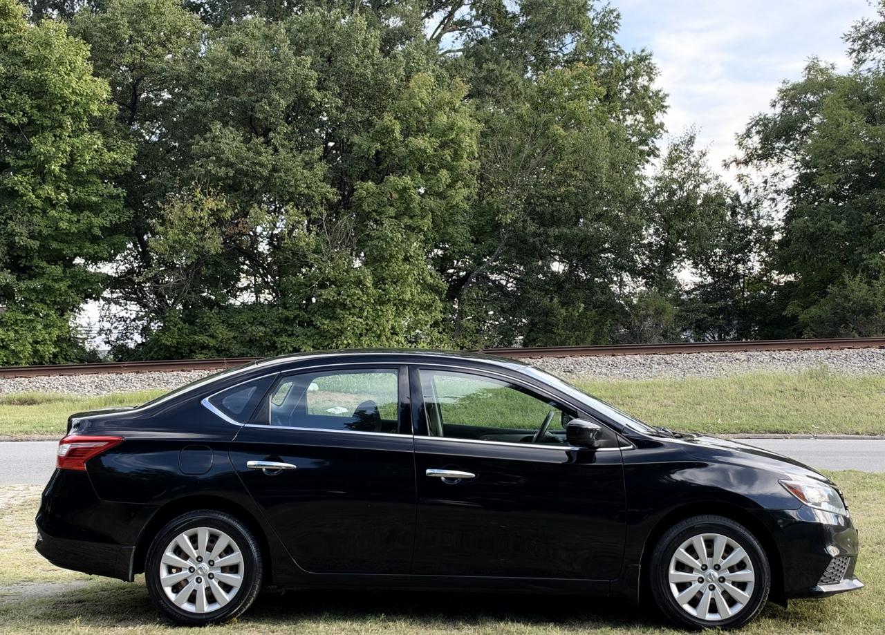 2017 Nissan Sentra S - Photo 8