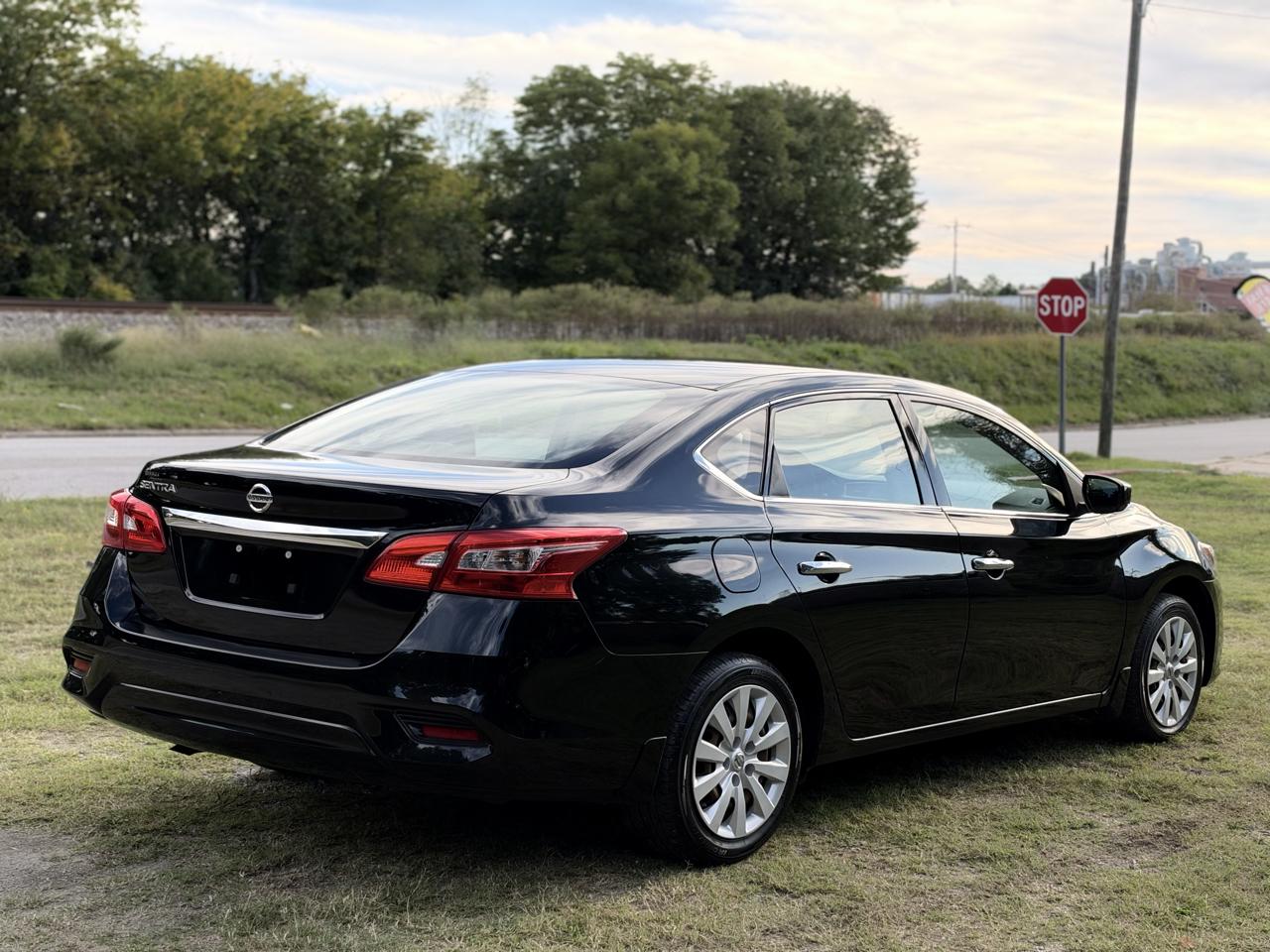2017 Nissan Sentra S - Photo 9