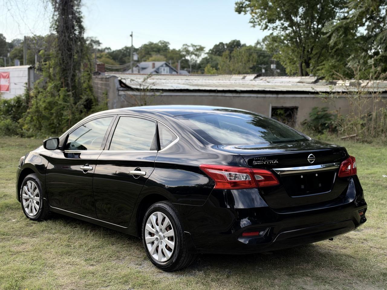 2017 Nissan Sentra S - Photo 11