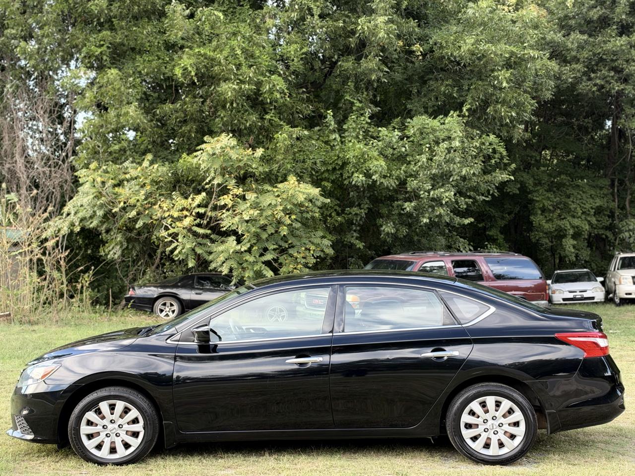 2017 Nissan Sentra S - Photo 12