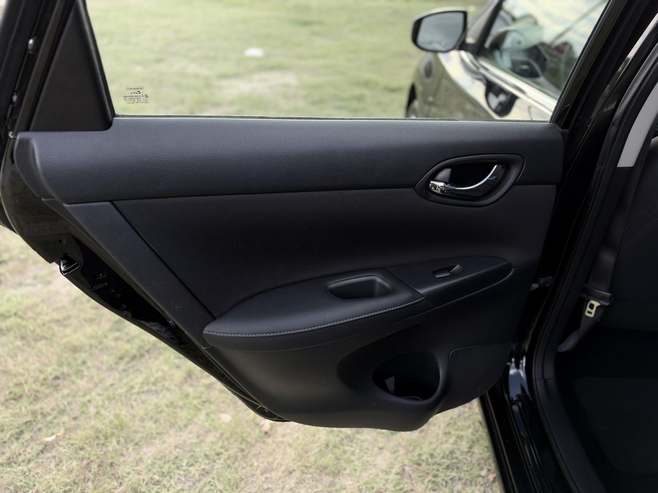 2017 Nissan Sentra S - Photo 16