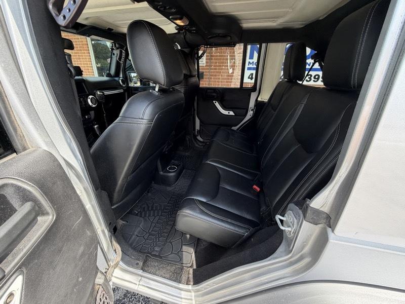 Jeep Wrangler Unlimited Sahara 4WD 2014
