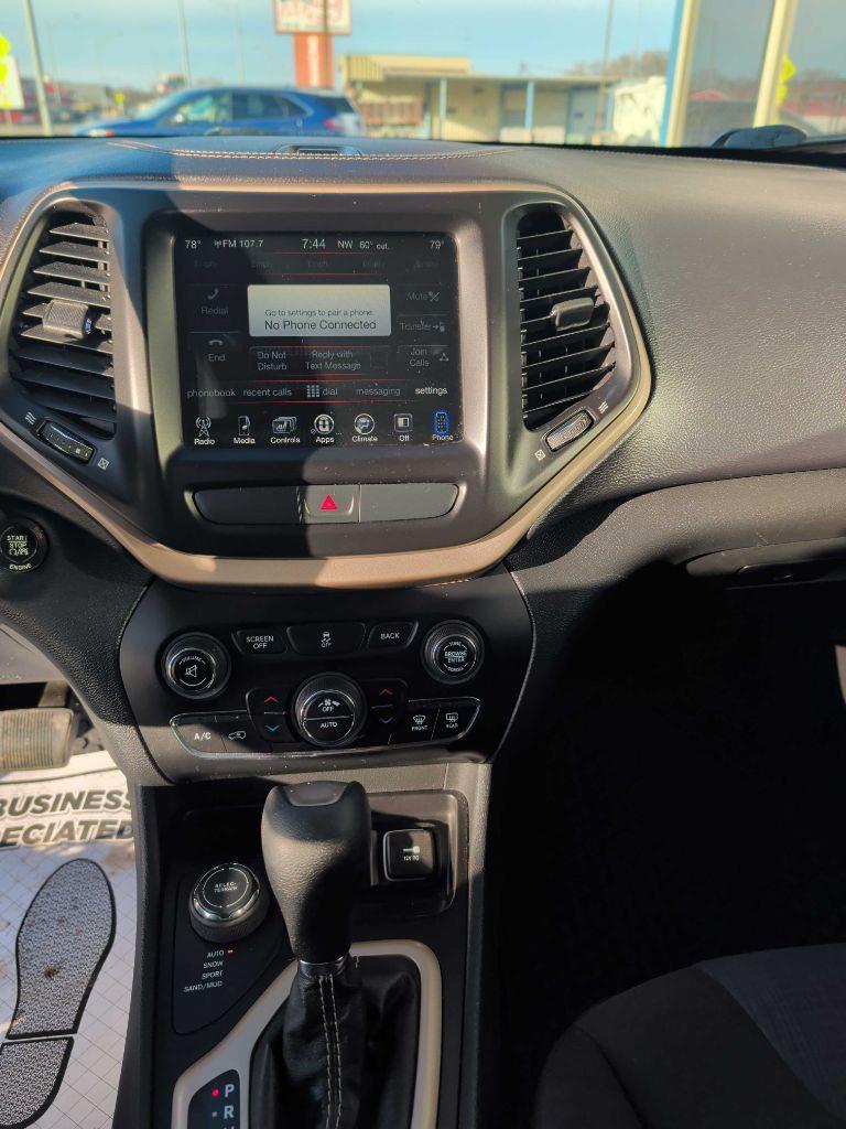 Jeep Cherokee Latitude 4WD 2015